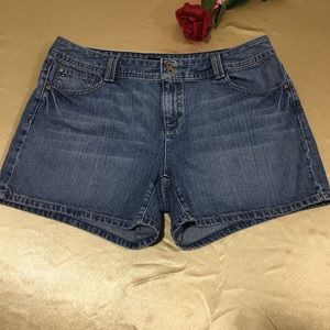Women’s Tommy hilfiger Jean Shorts size 14